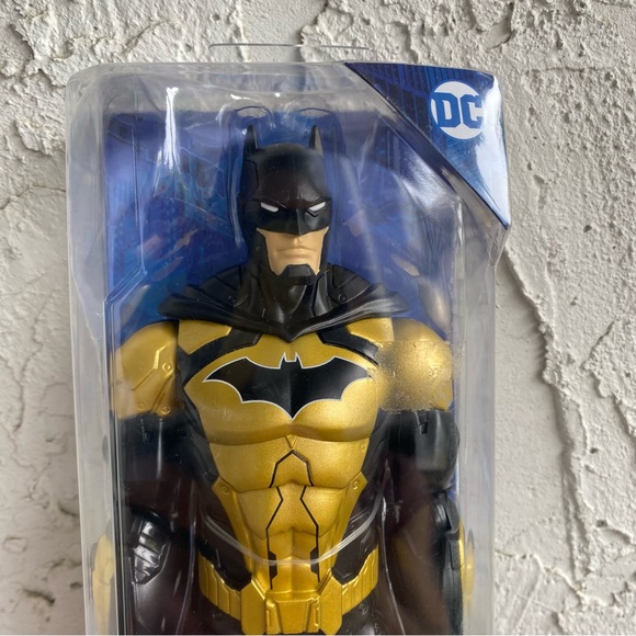 BNIB Attack Tech Batman Action Figure 12"inch Spin Master Gold and Black 2022 - Picture 4 of 8